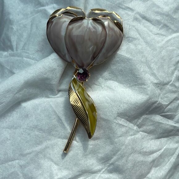 Vintage enamel metal puffed flower brooch. - Picture 3 of 9